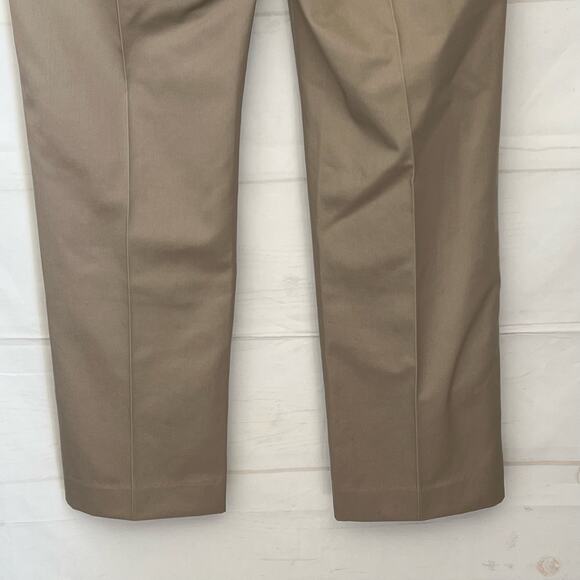 L.L. Bean Men's Khaki Pants Size 37 Standard Fit Flat Front Pockets Zip Fly - Picture 4 of 12